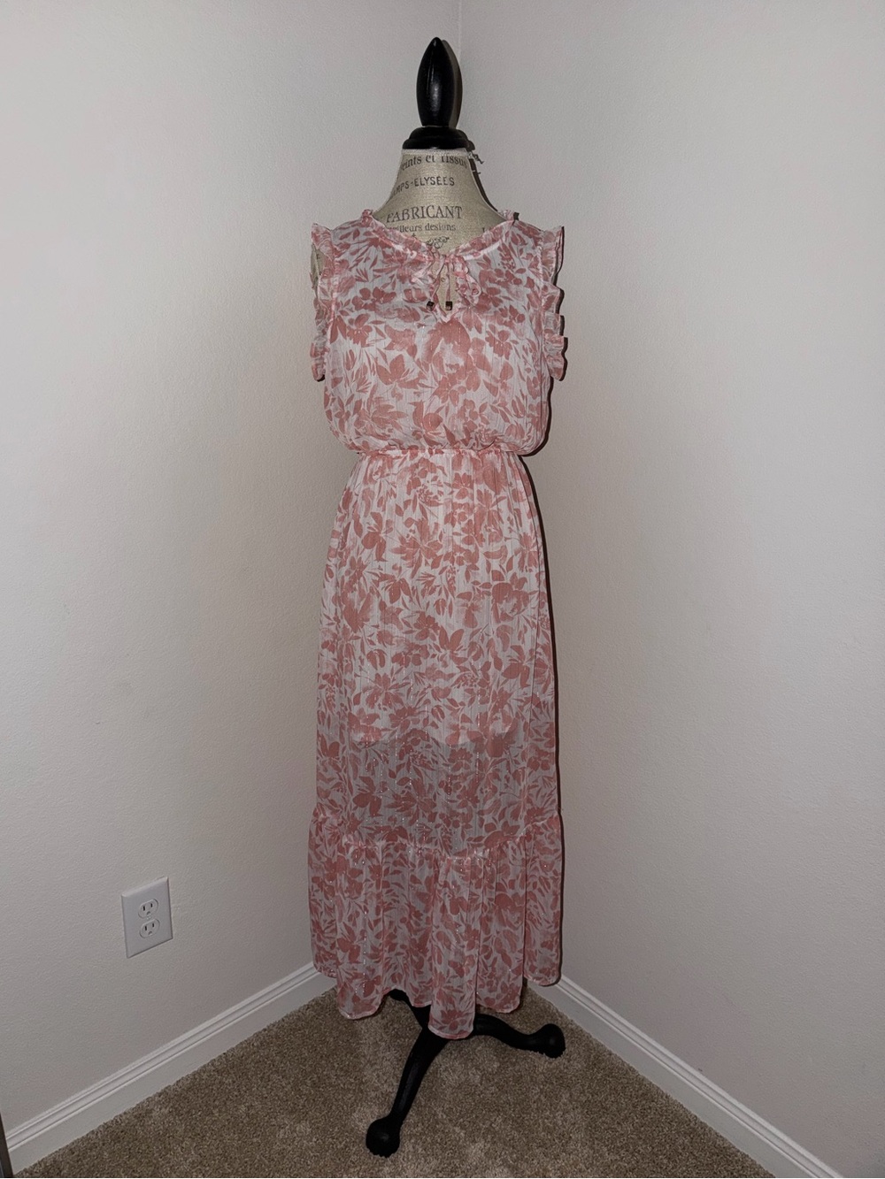 Adrienne Vittadini Sleeveless Floral Maxi Dress in Dusty Rose and White